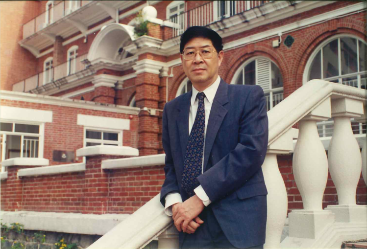 Photo of Professor Ming Chit Liu